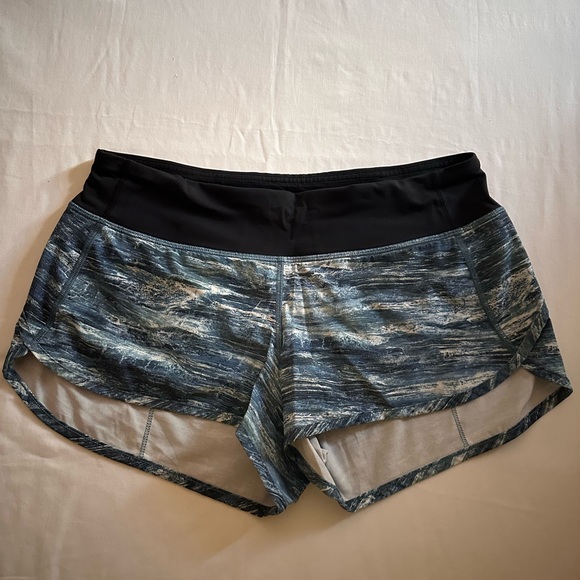 Lululemon Speed Short *4-way Stretch size 6 - Picture 4 of 9